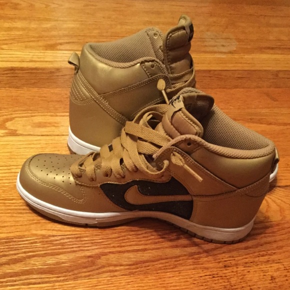 Nike Dunks size 8 - Picture 2 of 4